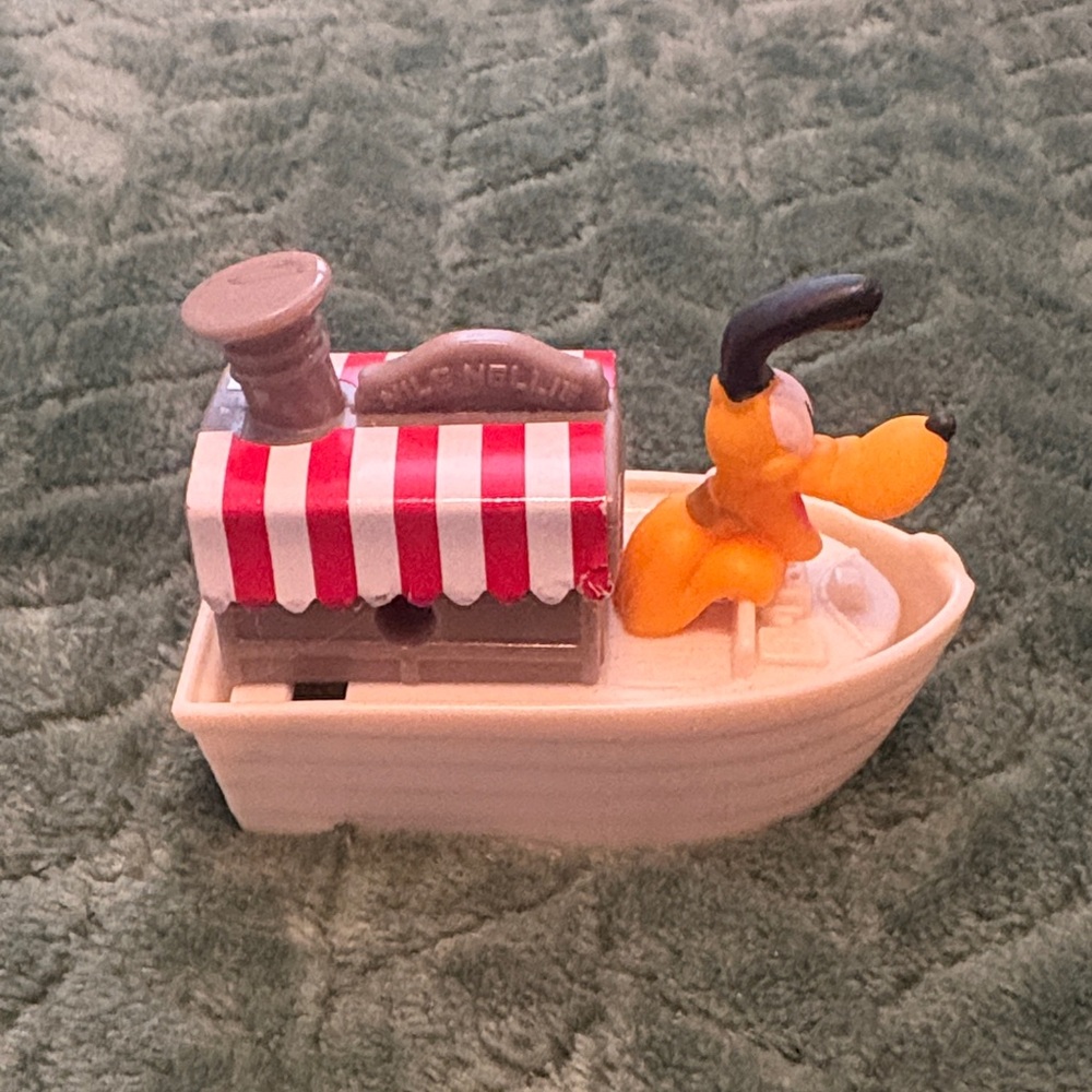 Vintage Disney Pluto Boat Toy Nile Nellie Plastic